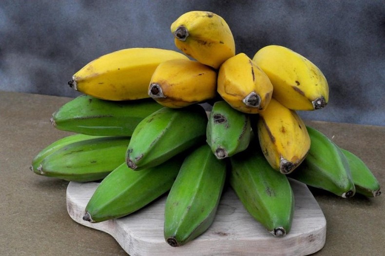 How to make green bananas mature