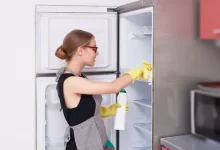 A trick for cleaning the freezer